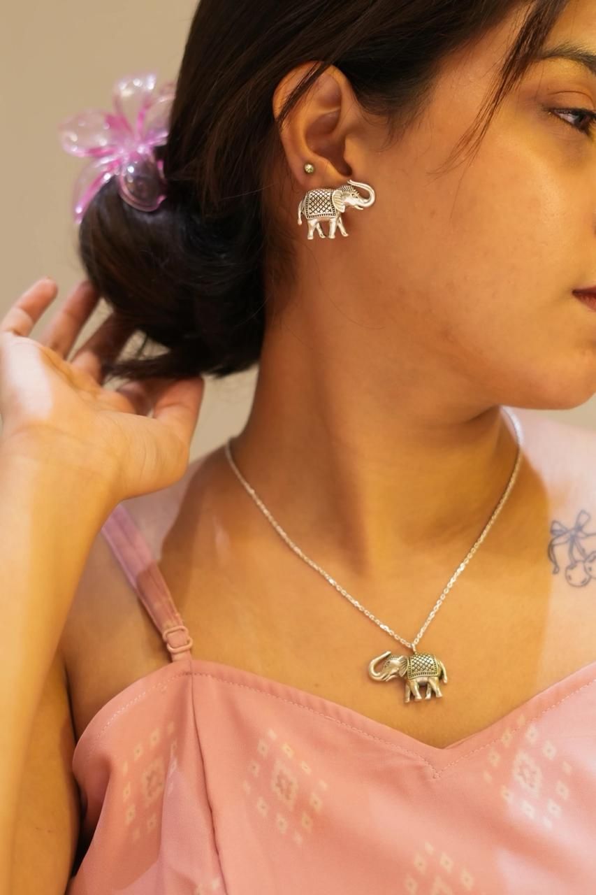 Elephant Necklace Set for Women – Alloy Jewelry with Earrings | Elegant & Stylish Design